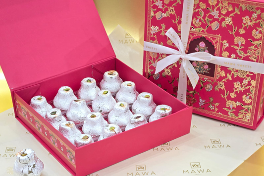 Kaju Kalash - 16 Piece Box