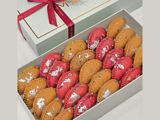 Classic & Rose Gujiya – 25 Pieces